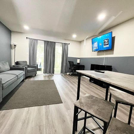The Lux 28 Tvs Every Room Free Wifi Atlanta Extérieur photo