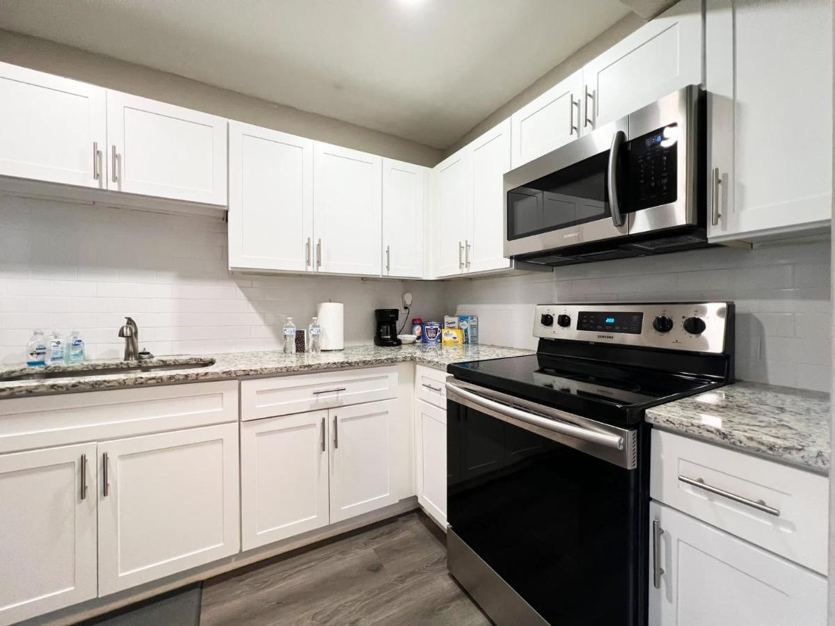 The Lux 28 Tvs Every Room Free Wifi Atlanta Extérieur photo