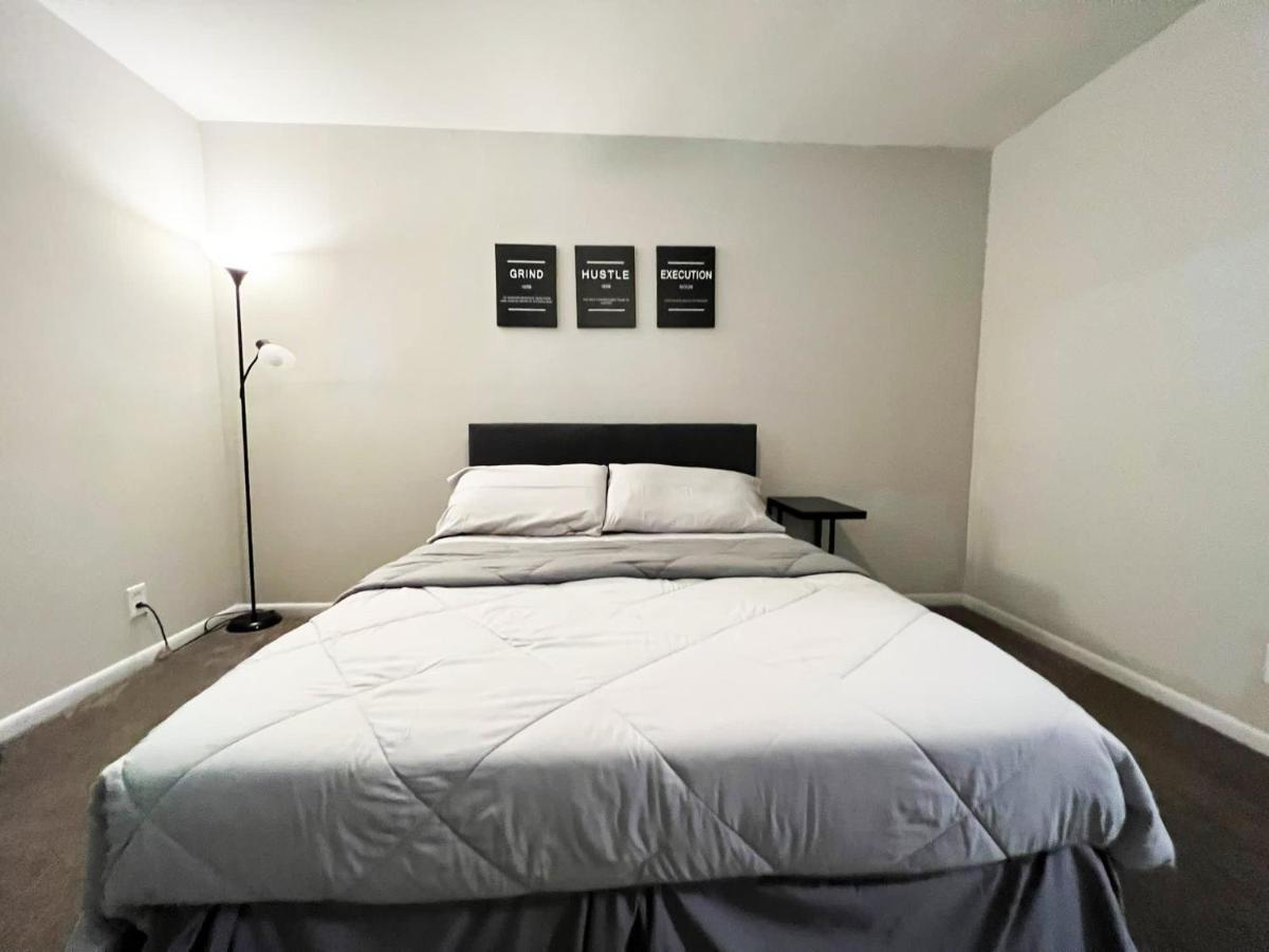 The Lux 28 Tvs Every Room Free Wifi Atlanta Extérieur photo